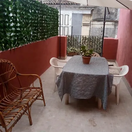 דירה Naumachia House