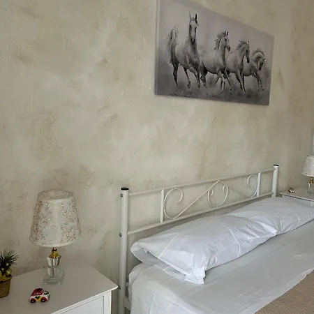 Apartment Naumachia House *