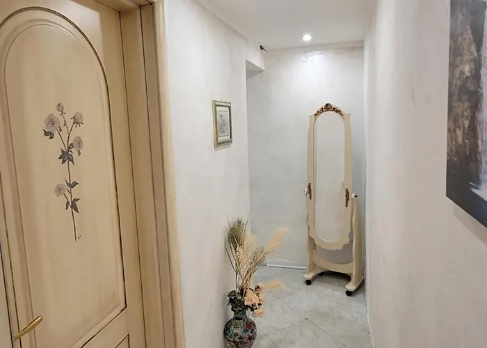 Naumachia House 公寓 *